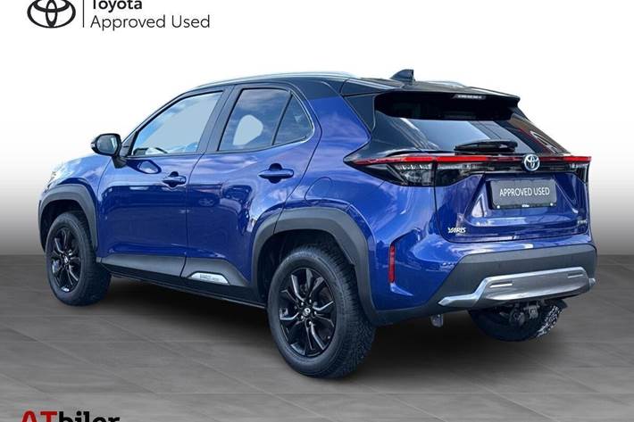 Blå Toyota Yaris Cross fra 2022