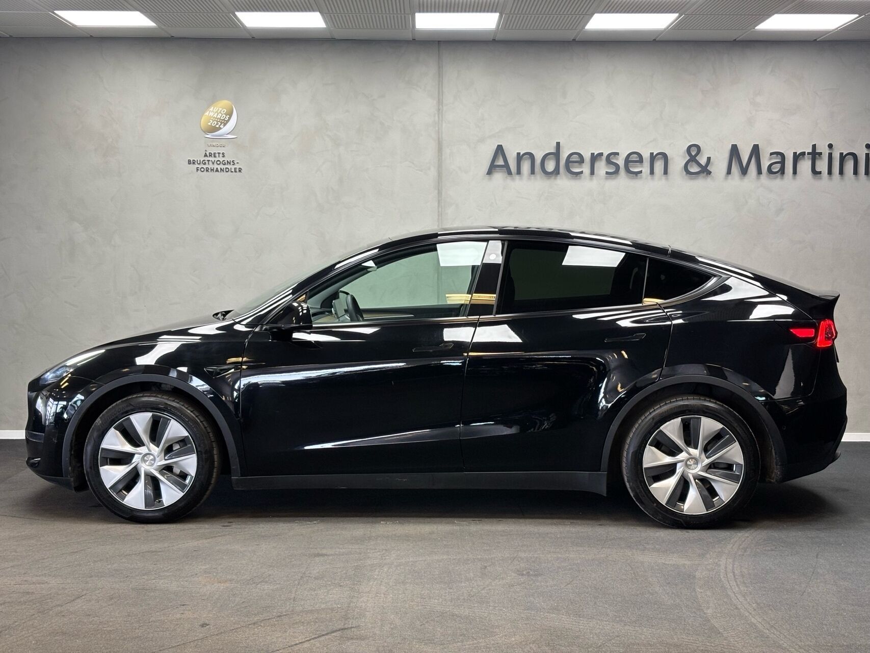 Tesla Model Y EL Long Range AWD 514HK 5d Aut.