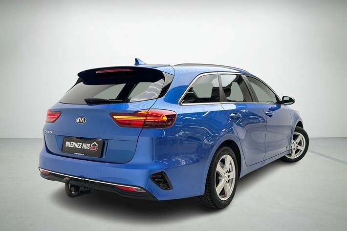 Blå Kia Ceed fra 2018