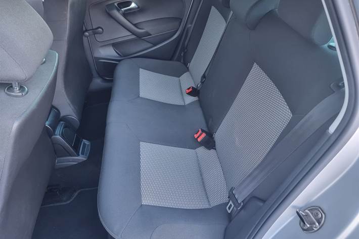 Sølv VW Polo fra 2012