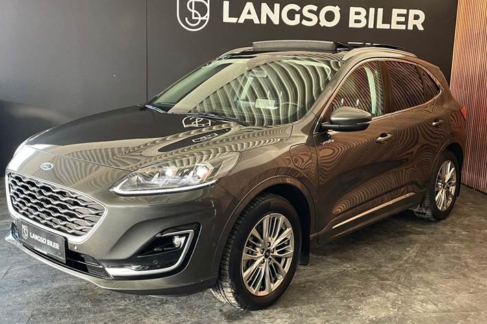 Grå Ford Kuga fra 2020 set udefra