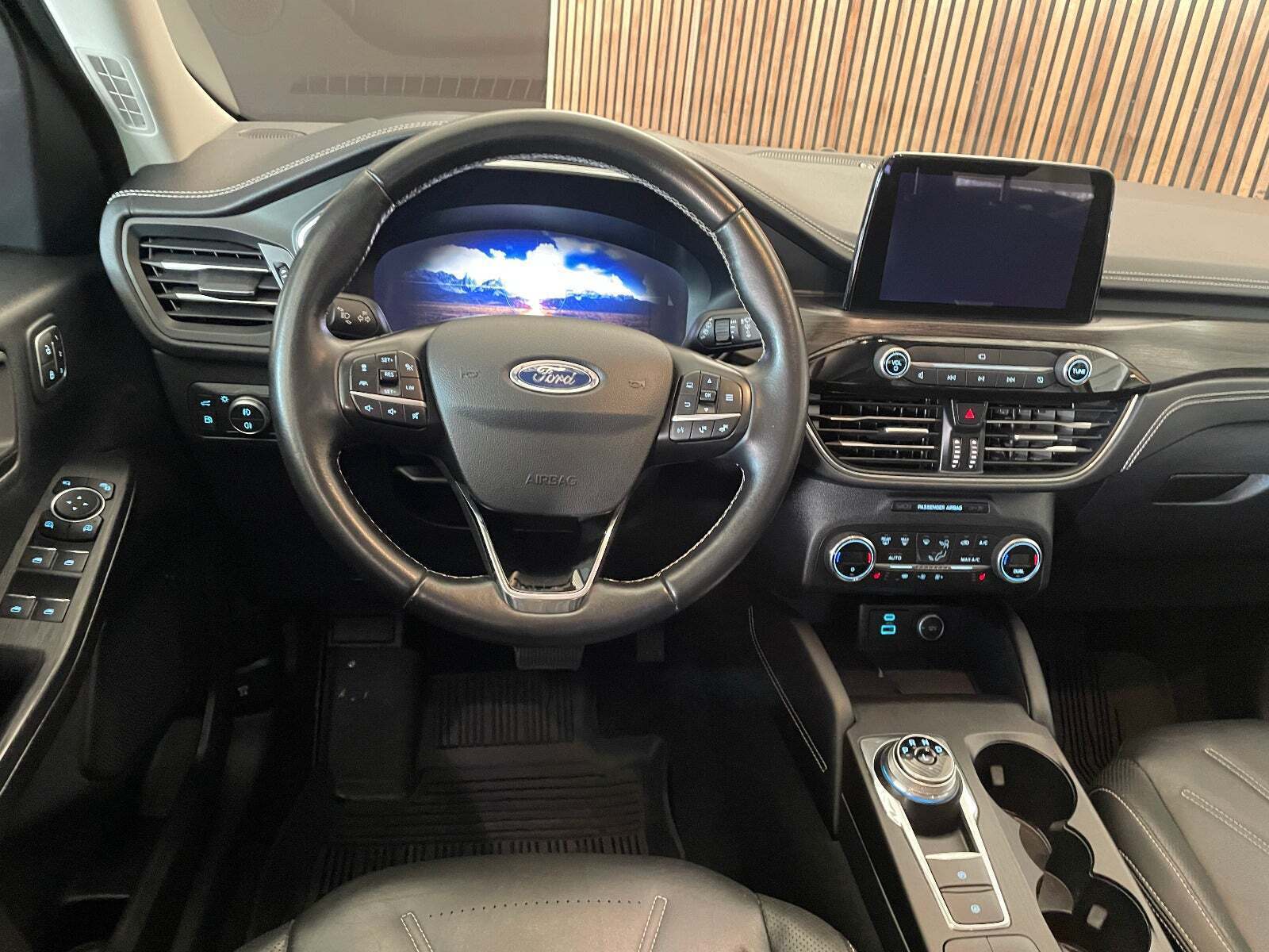 Ford Kuga 2,5 PHEV Vignale CVT