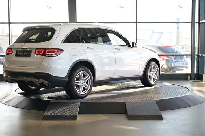 Hvid Mercedes GLC300 de fra 2022