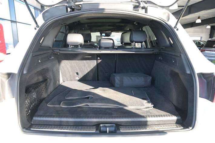 Hvid Mercedes GLC300 de fra 2022