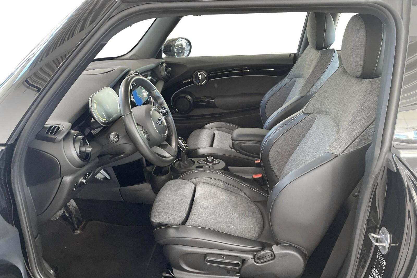 Mini Cooper SE Classic Trim