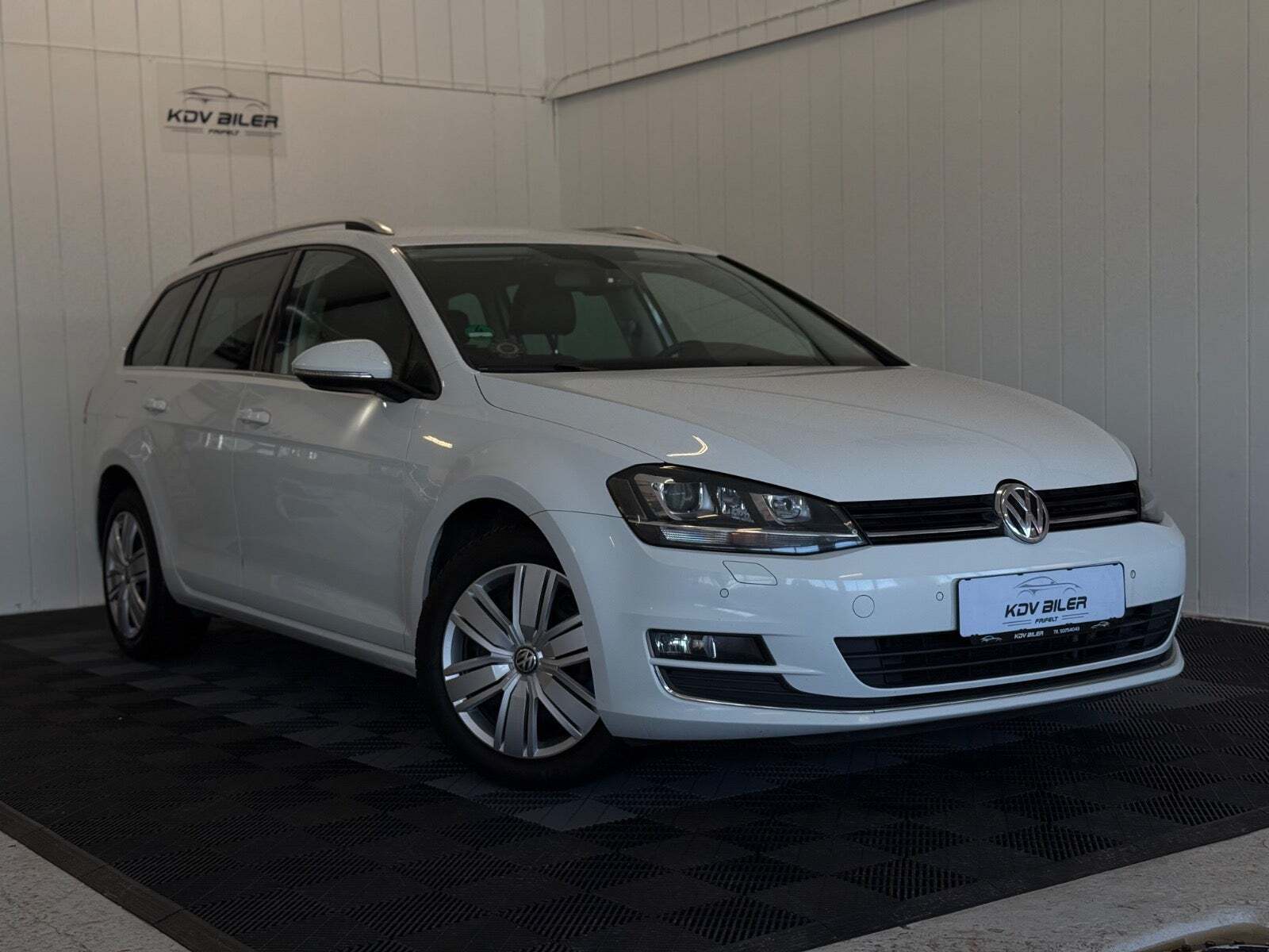 VW Golf VII 2,0 TDi 150 Highline Variant DSG BMT