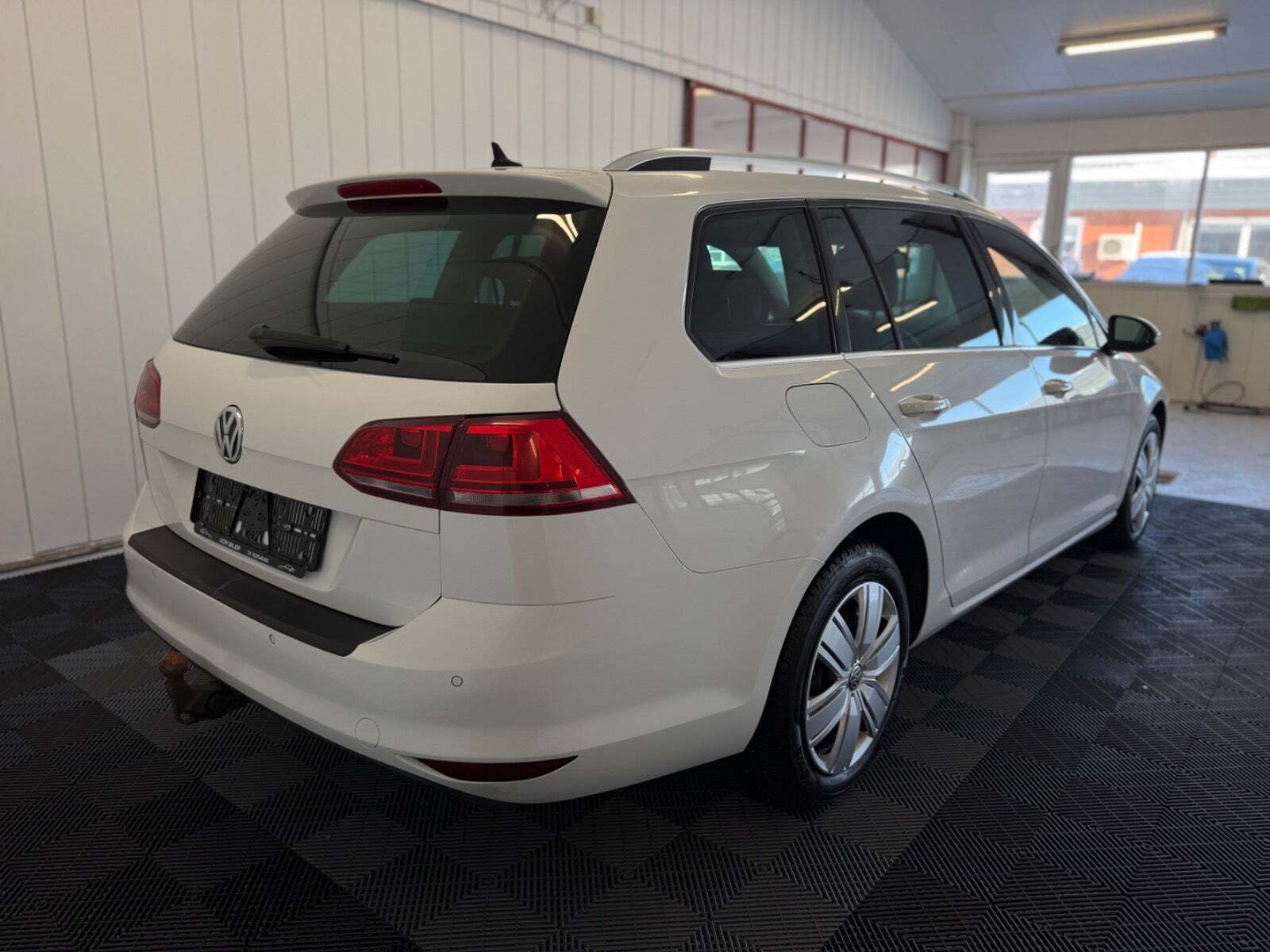 VW Golf VII 2,0 TDi 150 Highline Variant DSG BMT