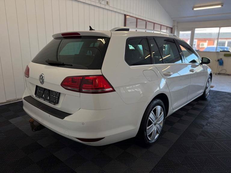 VW Golf VII 2,0 TDi 150 Highline Variant DSG BMT