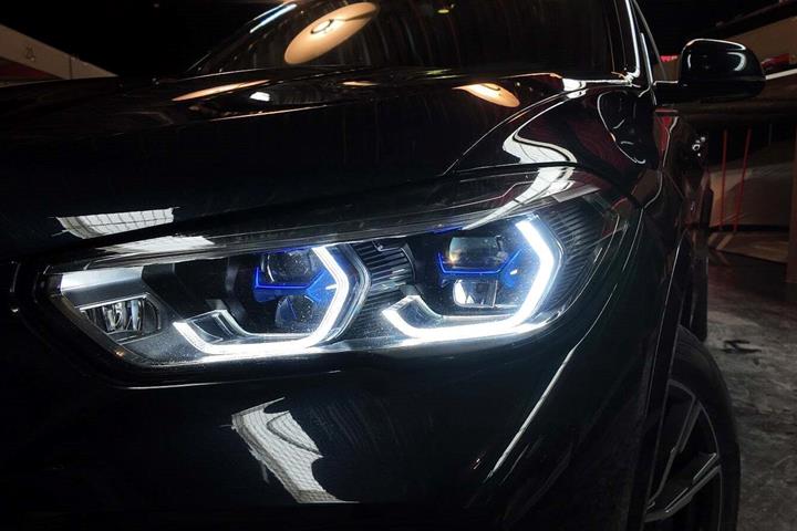 Sort BMW X5 fra 2022