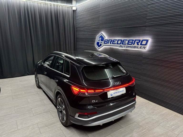 Audi Q4 e-tron 45 S-line Van