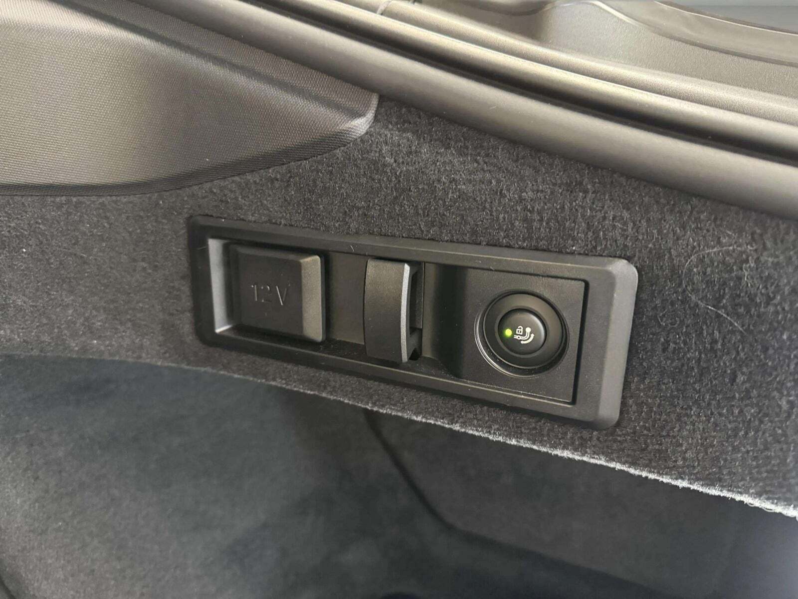 Grå BMW i4 fra 2024