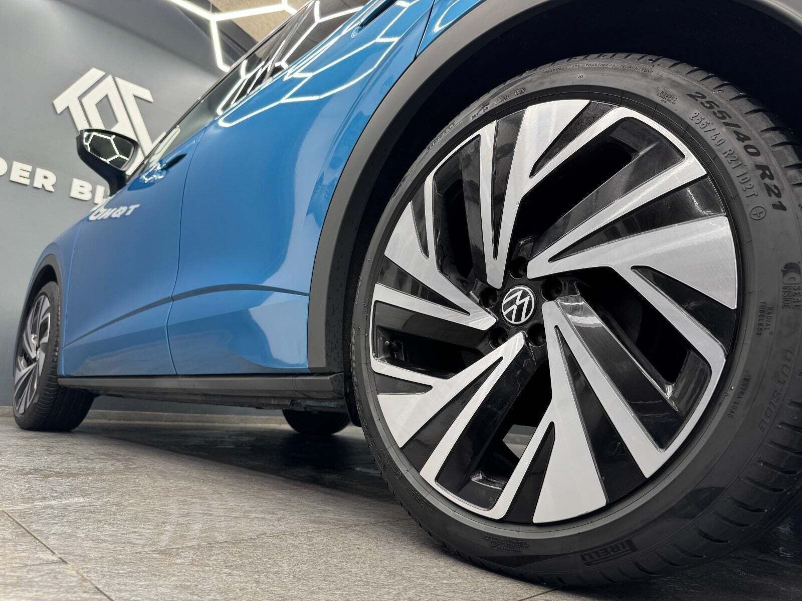 Blå VW ID.5 fra 2025