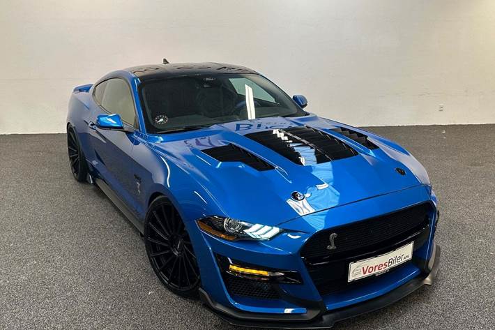 Blå Ford Mustang fra 2021
