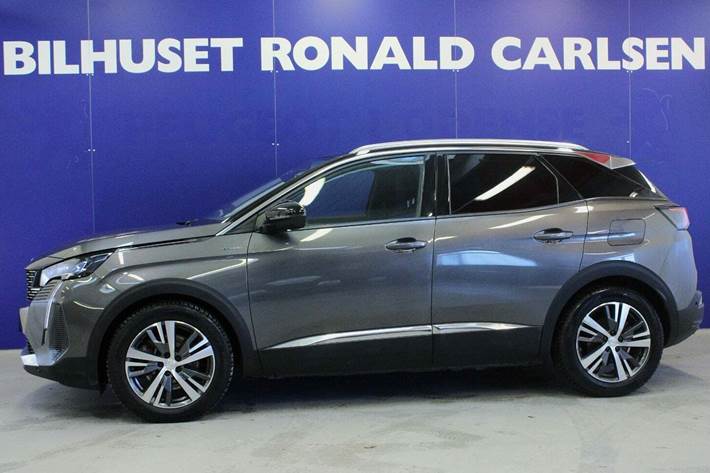 Grå Peugeot 3008 fra 2020