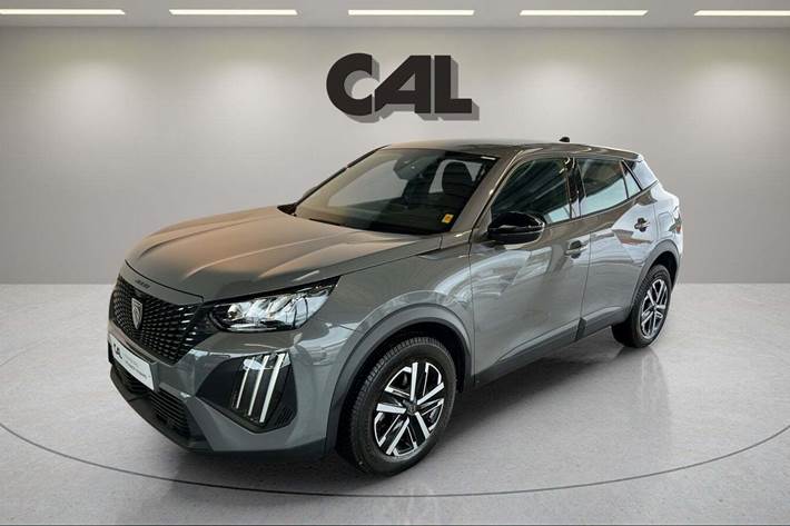 Grå Peugeot 2008 fra 2023 set udefra
