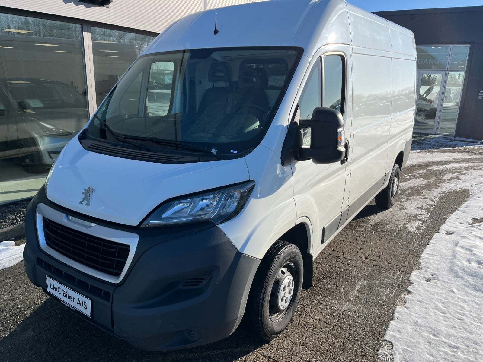 Peugeot Boxer 333 2,0 BlueHDi 130 L2H2 Premium+