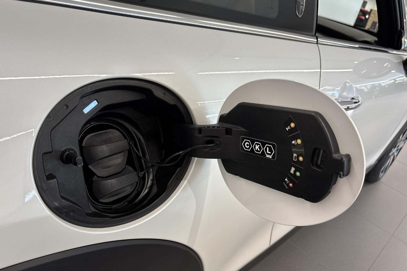 Hvid Mini Cooper SE fra 2023