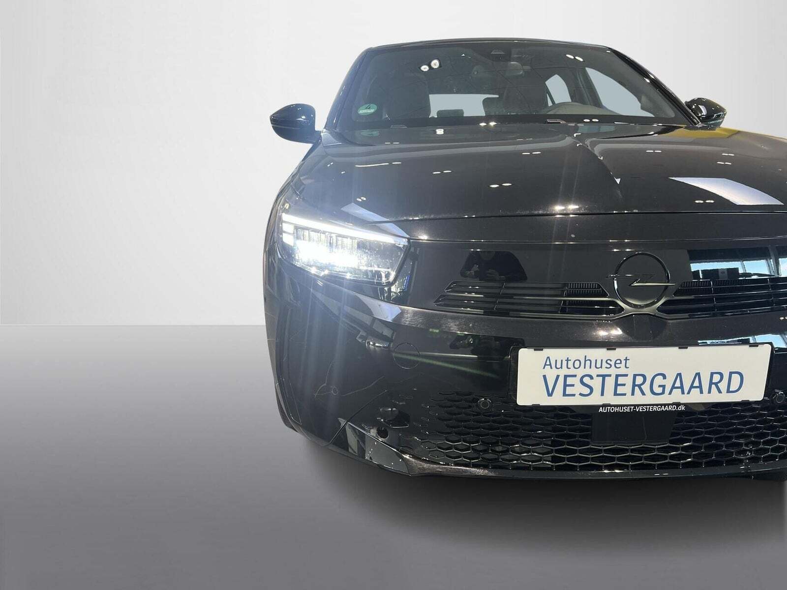 Sort Opel Corsa-e fra 2024