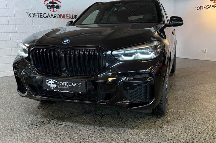 Sort BMW X5 fra 2022