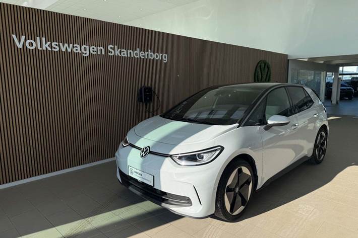 Hvid VW ID.3 fra 2025 set udefra