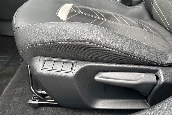 Sort Opel Corsa-e fra 2024