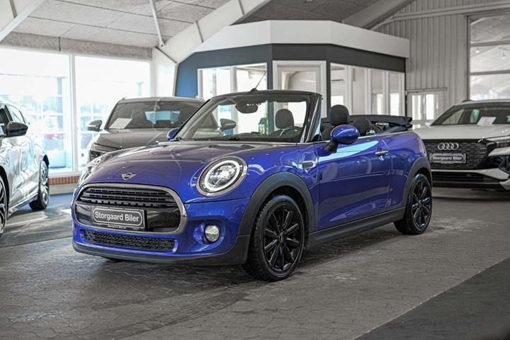 Blå Mini Cooper fra 2019