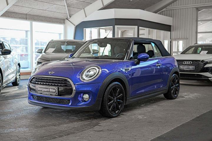 Blå Mini Cooper fra 2019