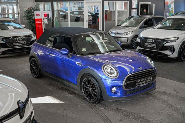 Blå Mini Cooper fra 2019