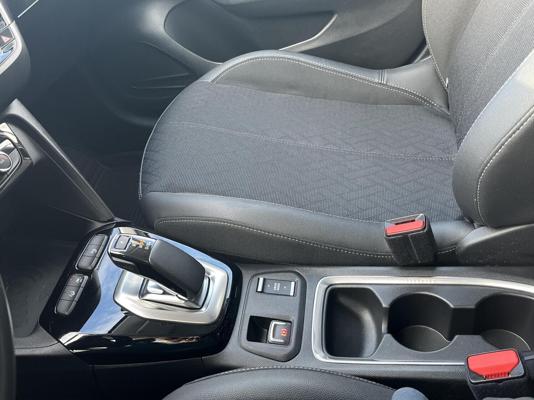 Hvid Opel Corsa-e fra 2021