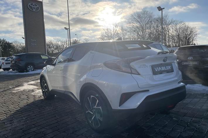 Hvid Toyota C-HR fra 2019