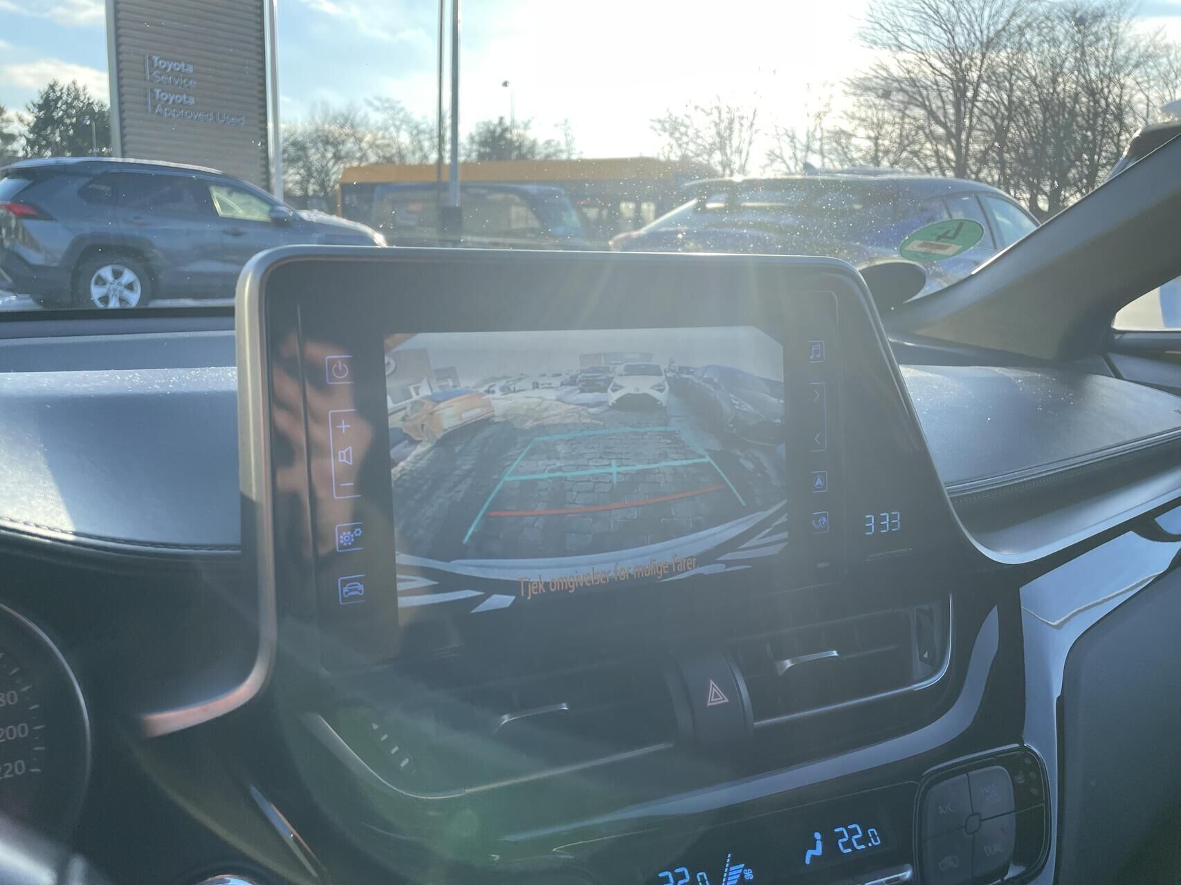 Hvid Toyota C-HR fra 2019