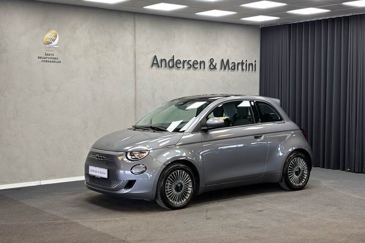 Grå Fiat 500e fra 2022 set udefra