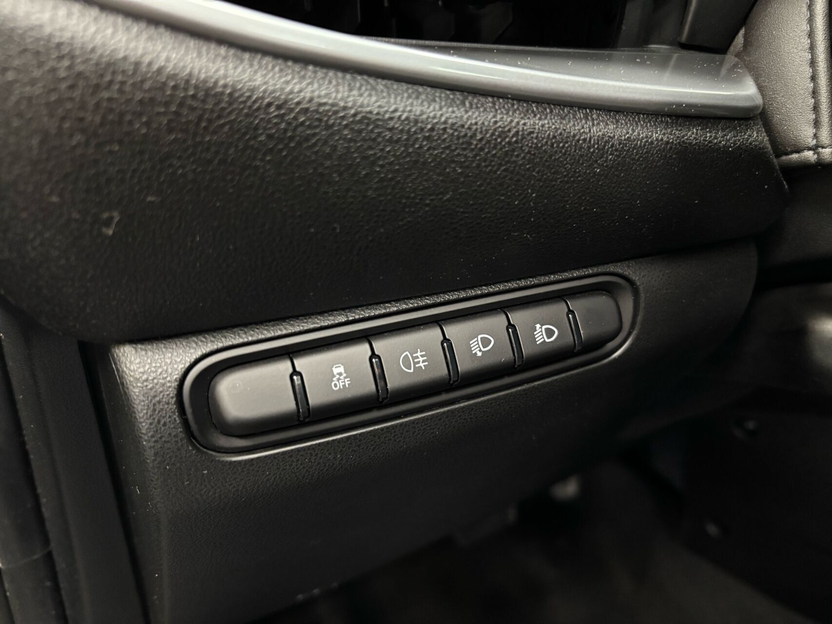 Grå Fiat 500e fra 2022