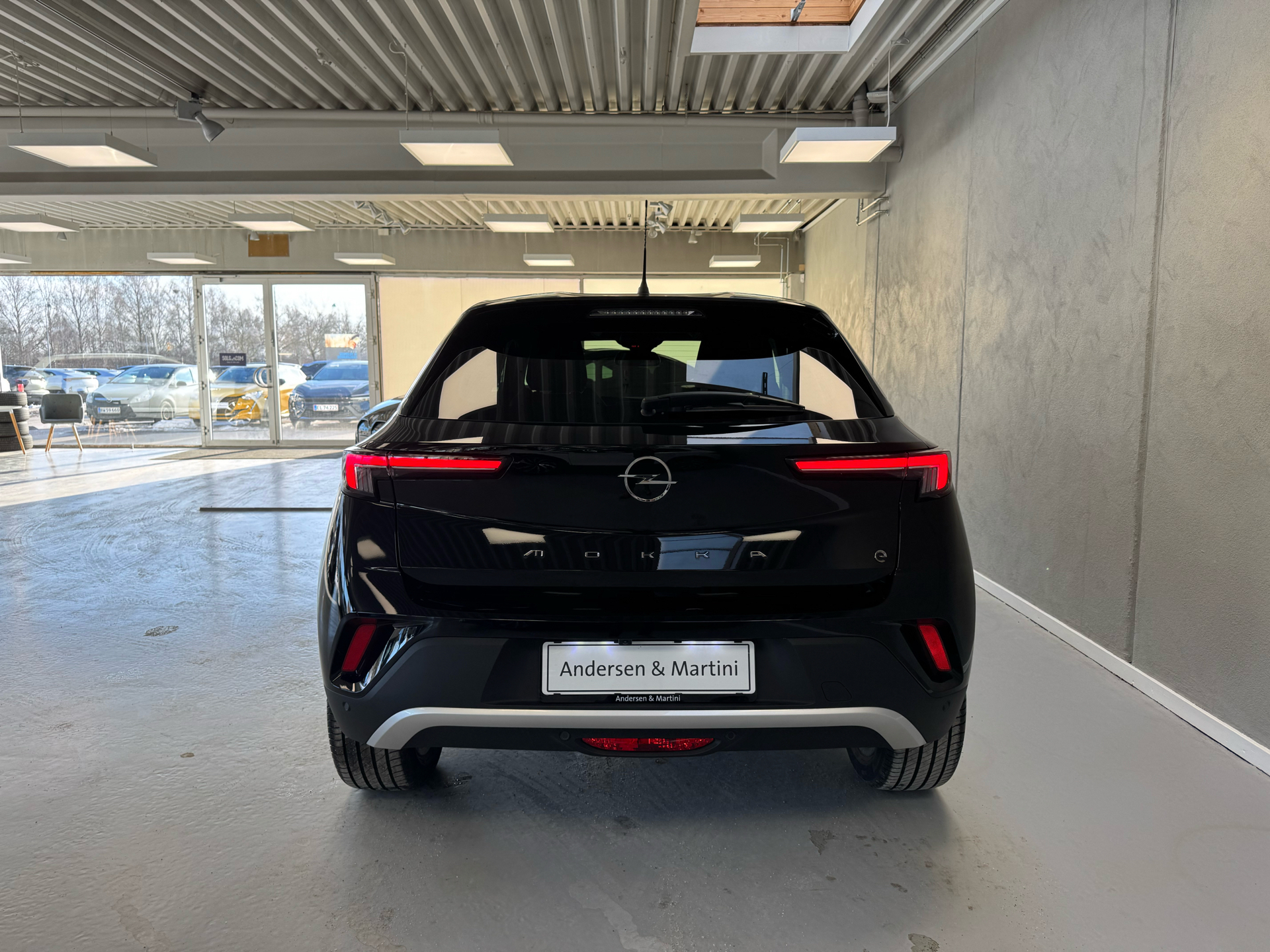 Sort Opel Mokka-e fra 2024