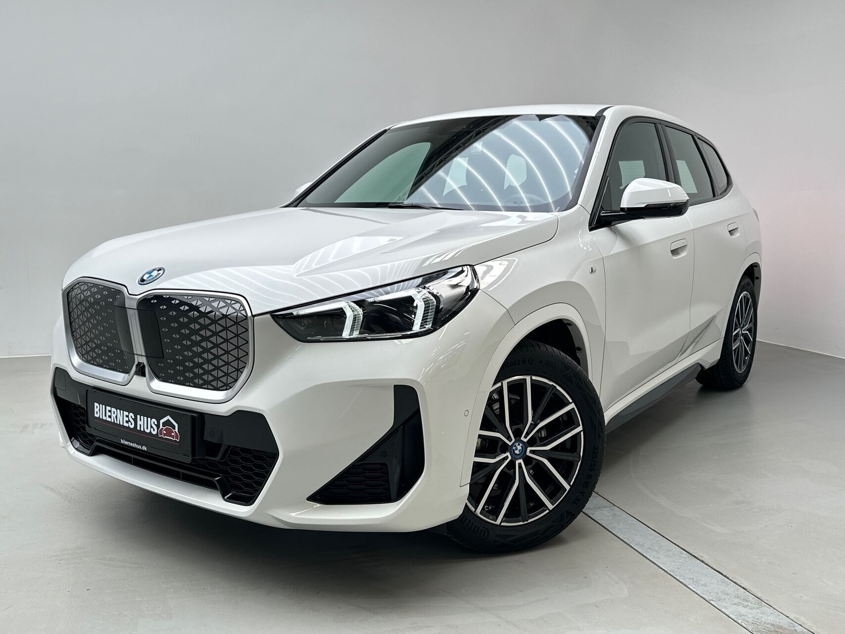 Hvid BMW iX1 fra 2023