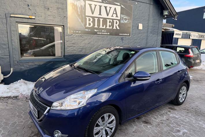 undefined Peugeot 208 fra 2012 set udefra