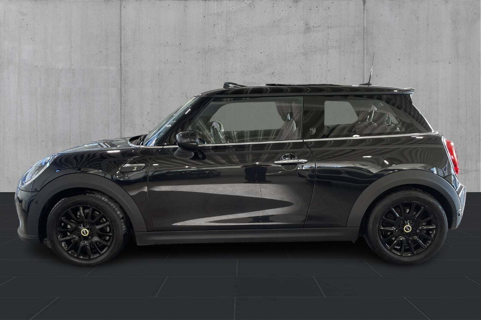 Mini Cooper SE Younique Trim