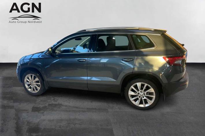Grå Skoda Karoq fra 2021