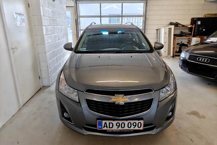Gul Chevrolet Cruze fra 2013