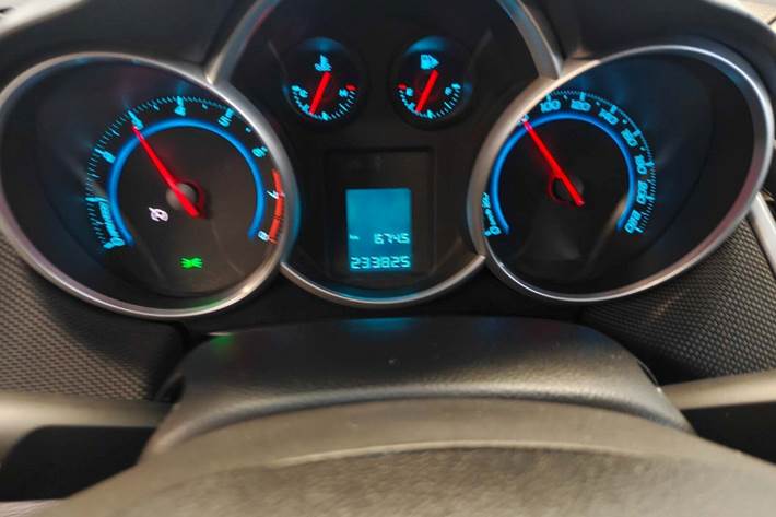 Gul Chevrolet Cruze fra 2013