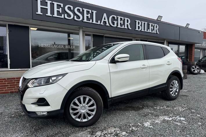 Hvid Nissan Qashqai fra 2018 set udefra