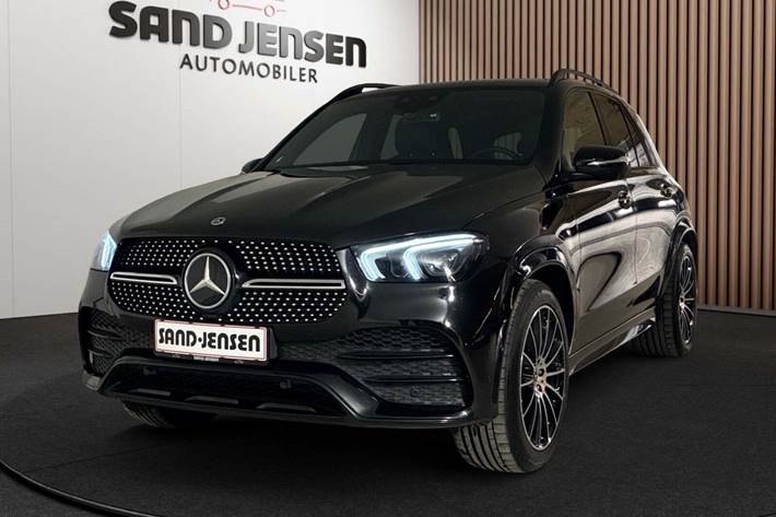 Sort Mercedes GLE350 de fra 2022 set udefra