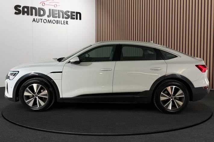 Hvid Audi Q8 e-tron fra 2024