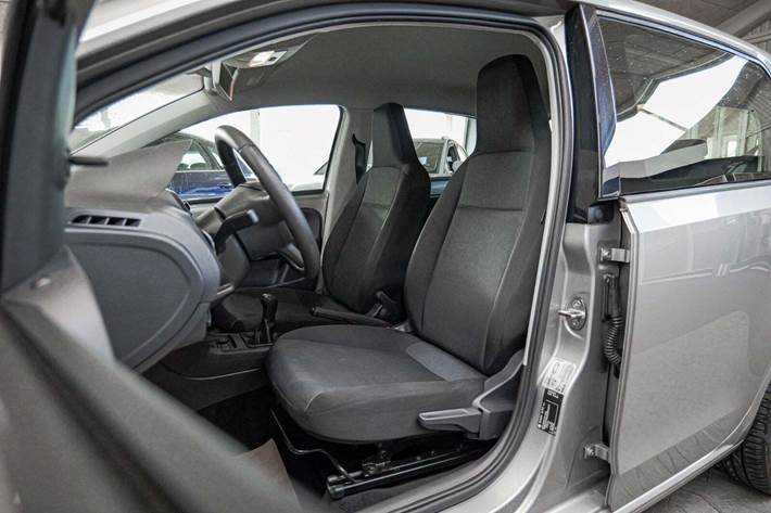 Beige Skoda Citigo fra 2019 set indefra