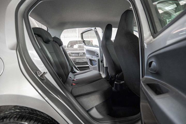 Beige Skoda Citigo fra 2019 set indefra