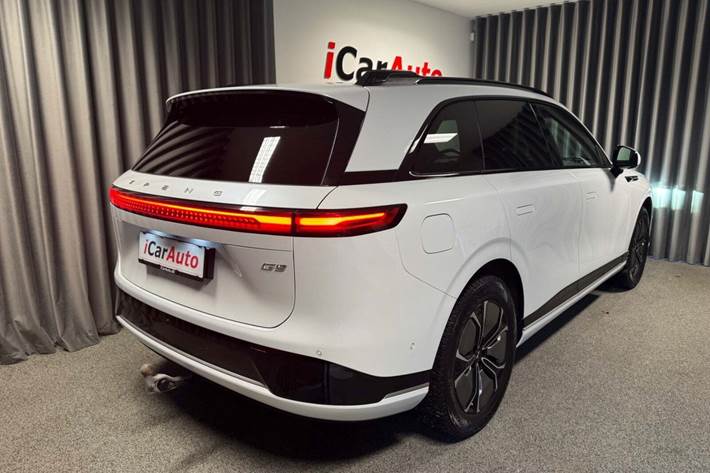 Hvid Xpeng G9 fra 2024