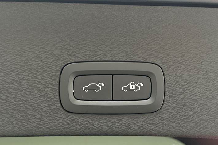 Grå Volvo C40 fra 2022