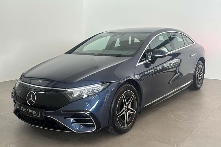 Blå Mercedes EQS450+ fra 2022 set udefra