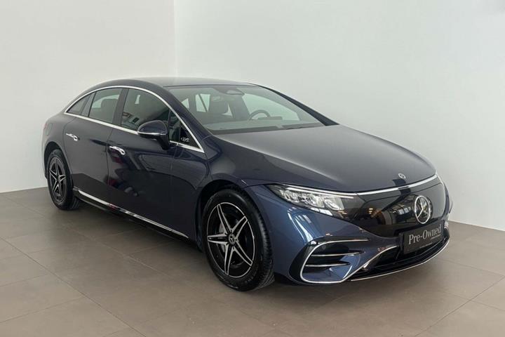 Blå Mercedes EQS450+ fra 2022