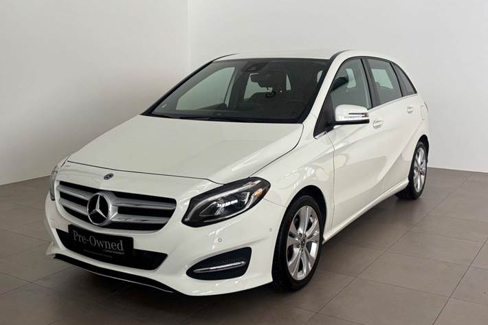 Hvid Mercedes B200 fra 2018 set udefra